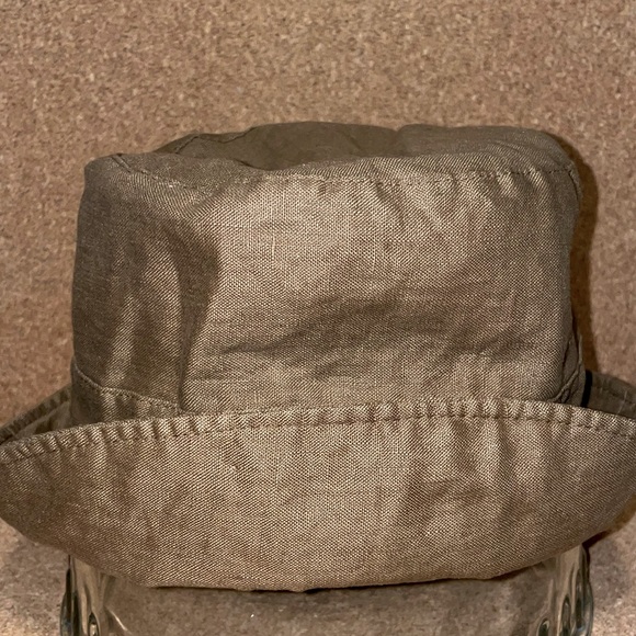 GAP linen blend bucket hat with flexible/adjustable brim - Picture 2 of 3